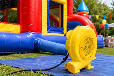 Motor para brinquedos infláveis: diferenças entre modelos e potências